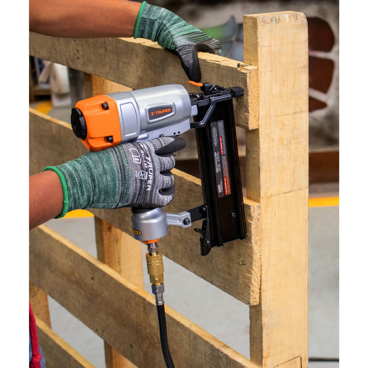 Clavadora neumatica prof cal. 18 13180 truper Pieza