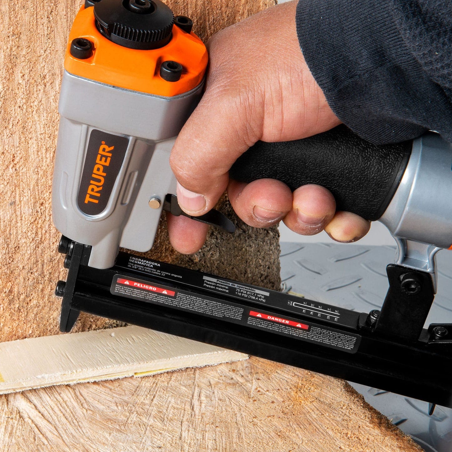 Engrapadora neumatica calibre 22 0.71 mm 13177 Truper Pieza