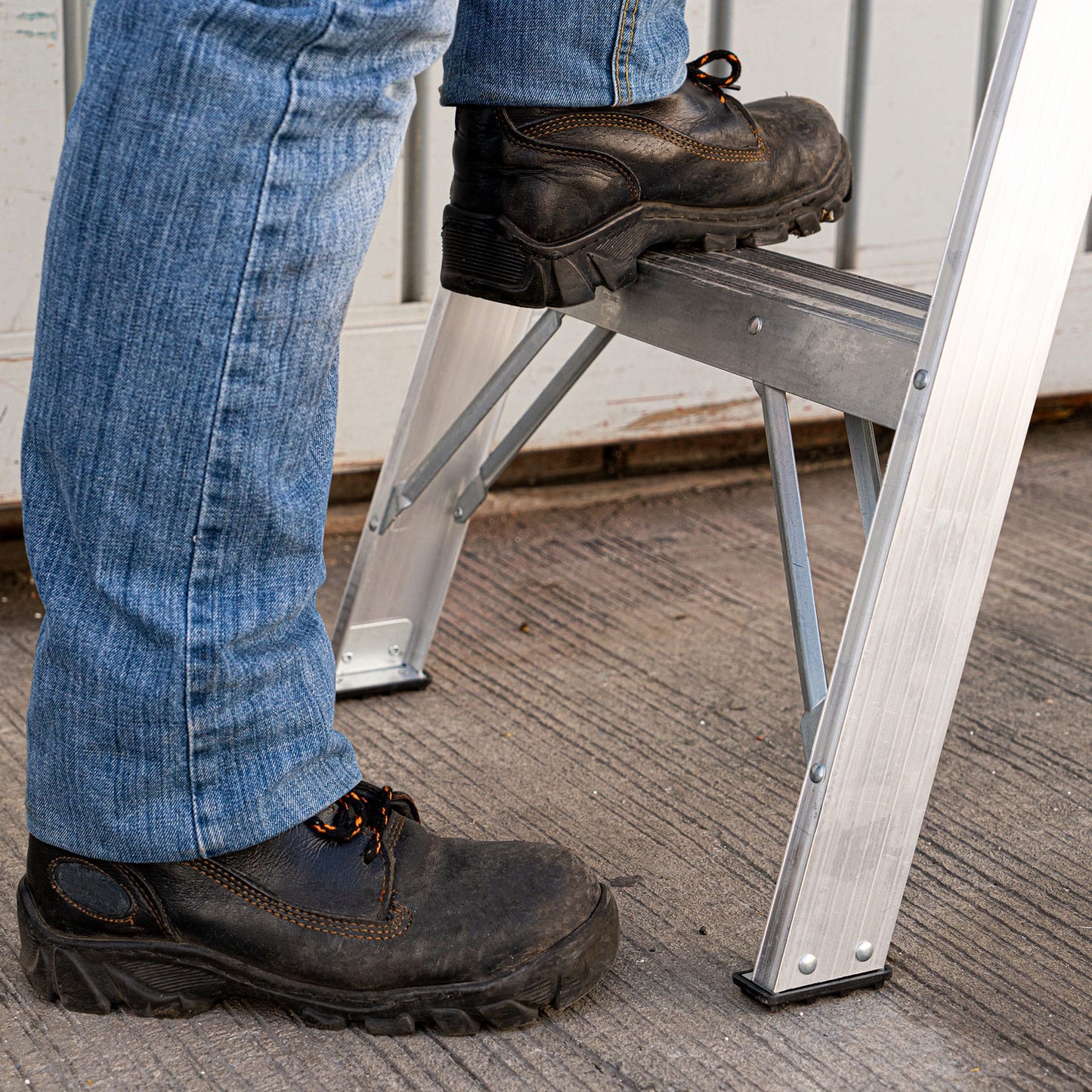 Escalera de tijera tipo iii 5 escalones con bandeja truper 16743 Pieza